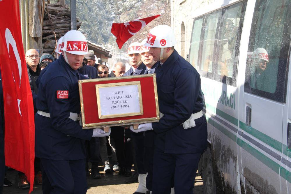 Şehit cenazesine, yüreği yanan babanın sözleri damga vurdu 1